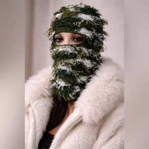 Glitz Beaute “Sovereign Stealth Knit Mask